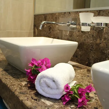 E01 Apollo Heights Apartman Kúklia