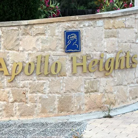 E01 Apollo Heights * Kúklia